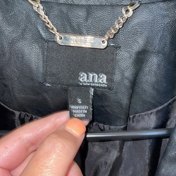 a.n.a. Faux leather jacket size small - Picture 4 of 8